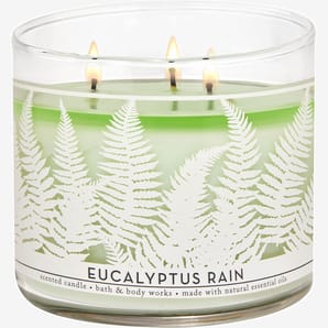 נר ריחני באת' אנד בודי Bath & Body Eucalyptus Rain candle